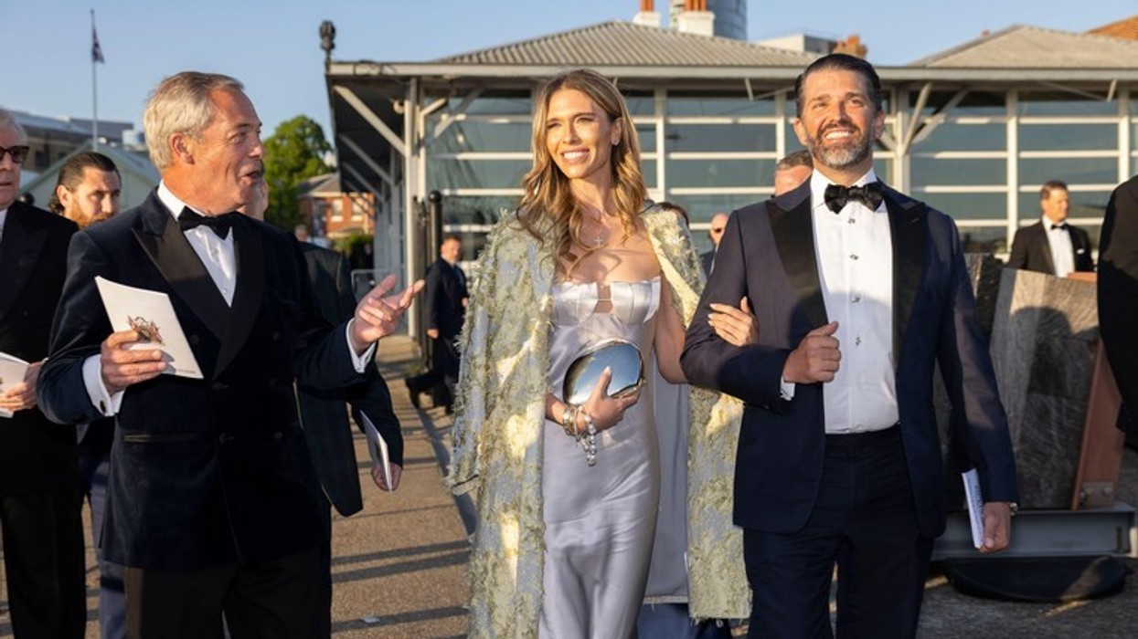 Bettina Anderson shfaq unazat e martesës pas kurorëzimit me Donald Trump Jr.