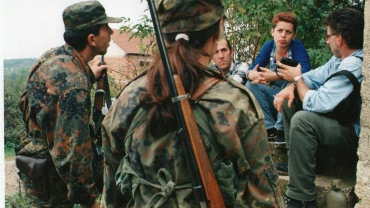 Lufta që vazhdon brenda tyre: Trauma e gazetarëve që raportuan nga zonat e luftës në Kosovë