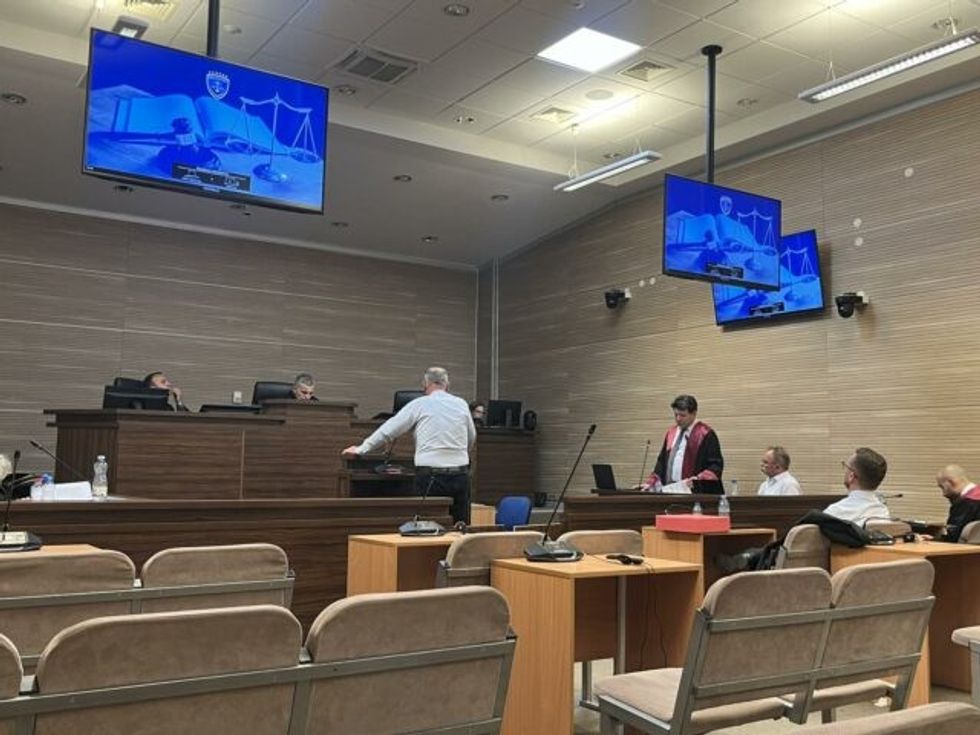 Dëshmitari bashkëpunues në rastin e Nagip Krasniqit: Kryeshefi vendosi për “TUV Hellas”, tenderi ndryshoi nga procedurë e hapur në negociuar