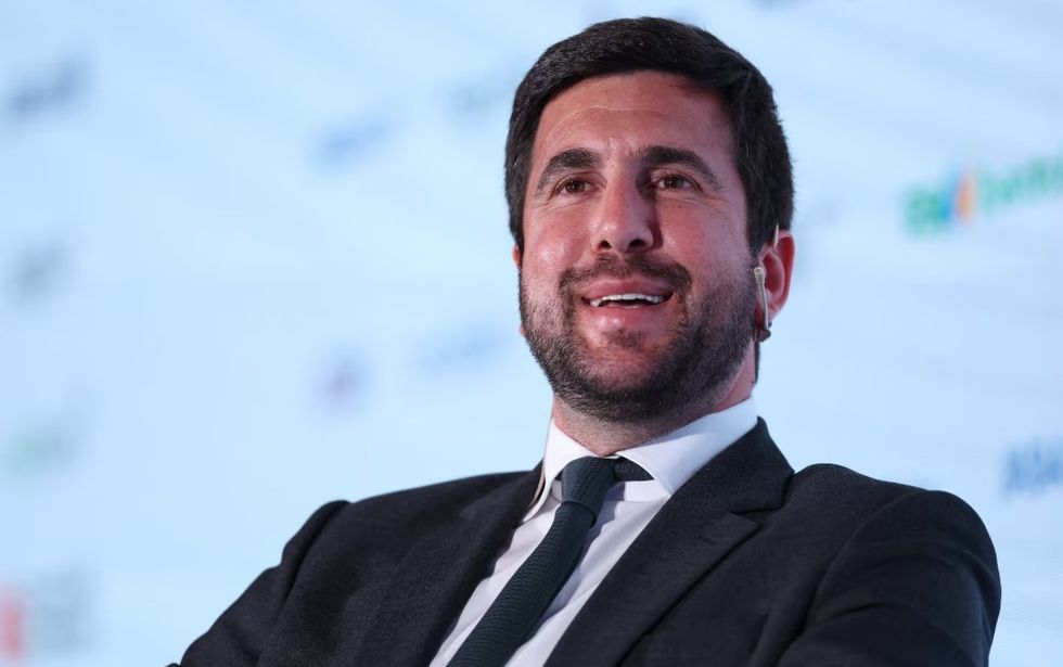 “Kemi nënshkruar kontrata me dy yje ndërkombëtarë” – kandidati presidencial i Realit ndez garën me premtimin e madh