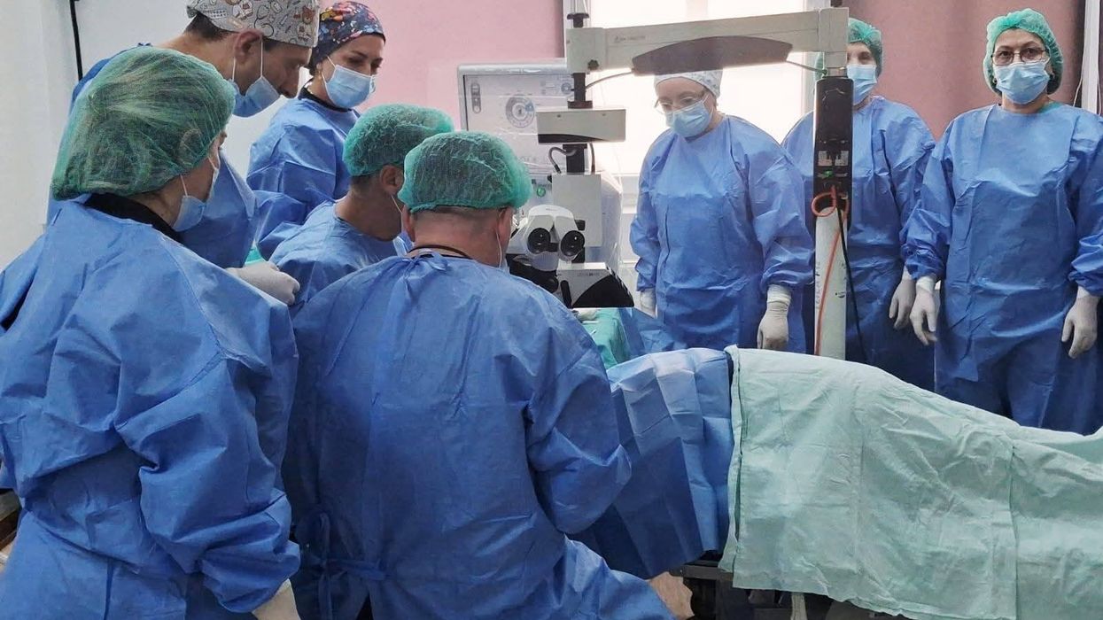 Spitali i Mitrovicës: 143 operacione të syrit në tre muaj në repartin e Oftalmologjisë Spitali i Mitrovicës: 143 operacione të syrit në tre muaj në repartin e Oftalmologjisë
