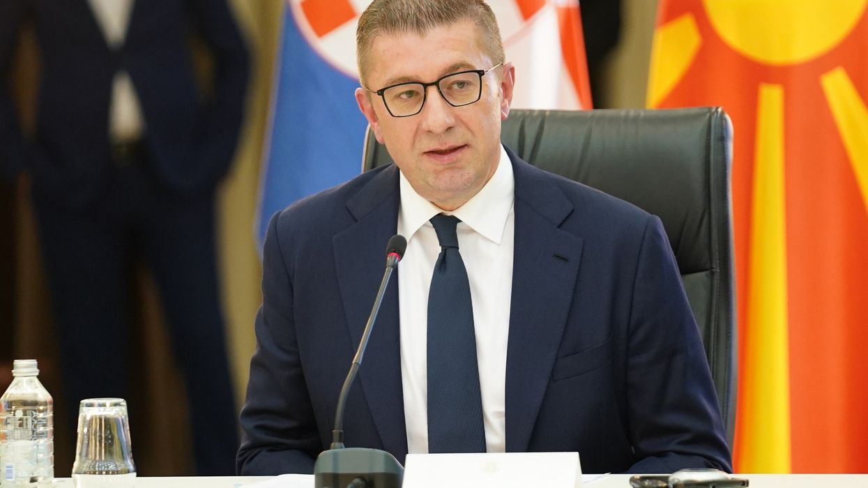 Mickoski: Qëllimi ynë është BE-ja, nuk ka më mundësi të bëjmë lëshime për identitetin Mickoski: Qëllimi ynë është BE-ja, nuk ka më mundësi të bëjmë lëshime për identitetin
