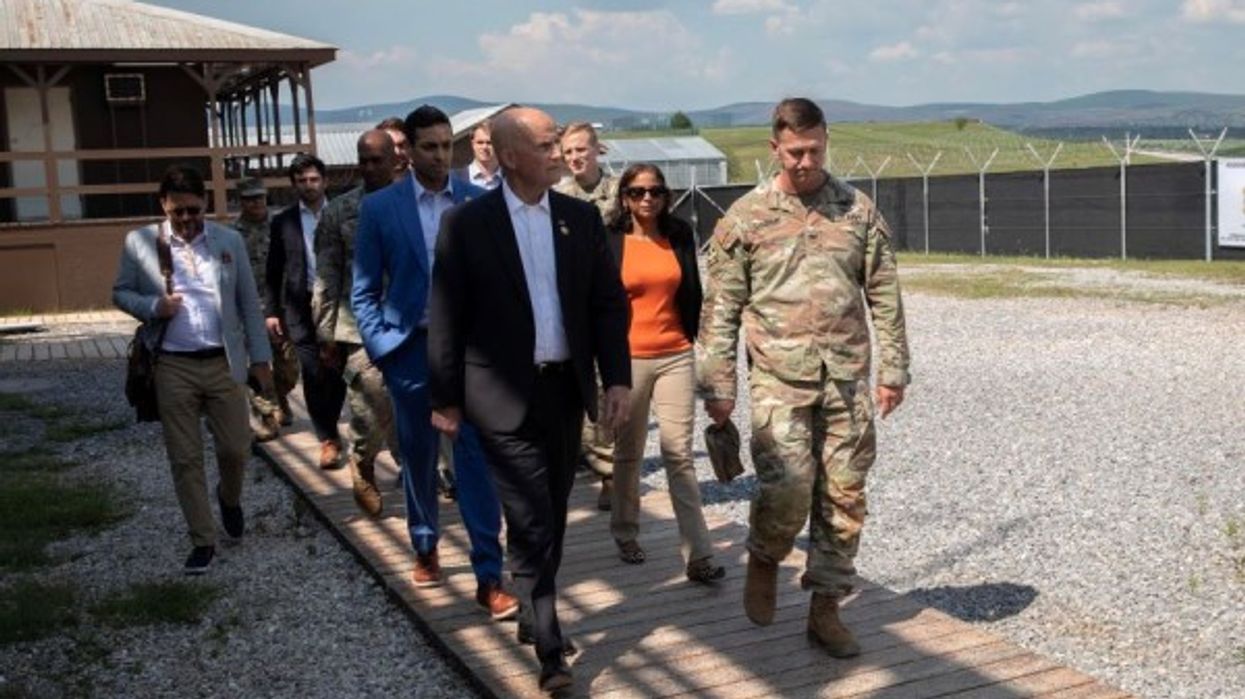 Kongresistët amerikanë nga Presheva vijnë në Kosovë, vizitojnë Bondsteel-in Kongresistët amerikanë nga Presheva vijnë në Kosovë, vizitojnë Bondsteel-in