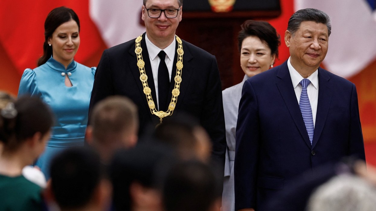 Presidenti kinez dekoron Vuçiqin për mbështetjen ndaj interesave thelbësore të Pekinit