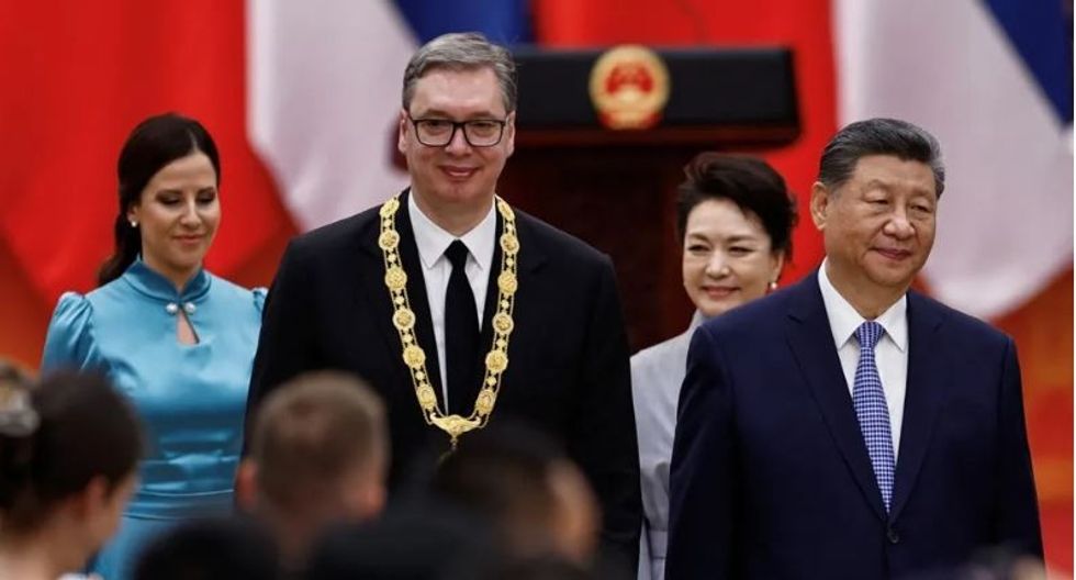 Presidenti kinez dekoron Vuçiqin për mbështetjen ndaj interesave thelbësore të Pekinit