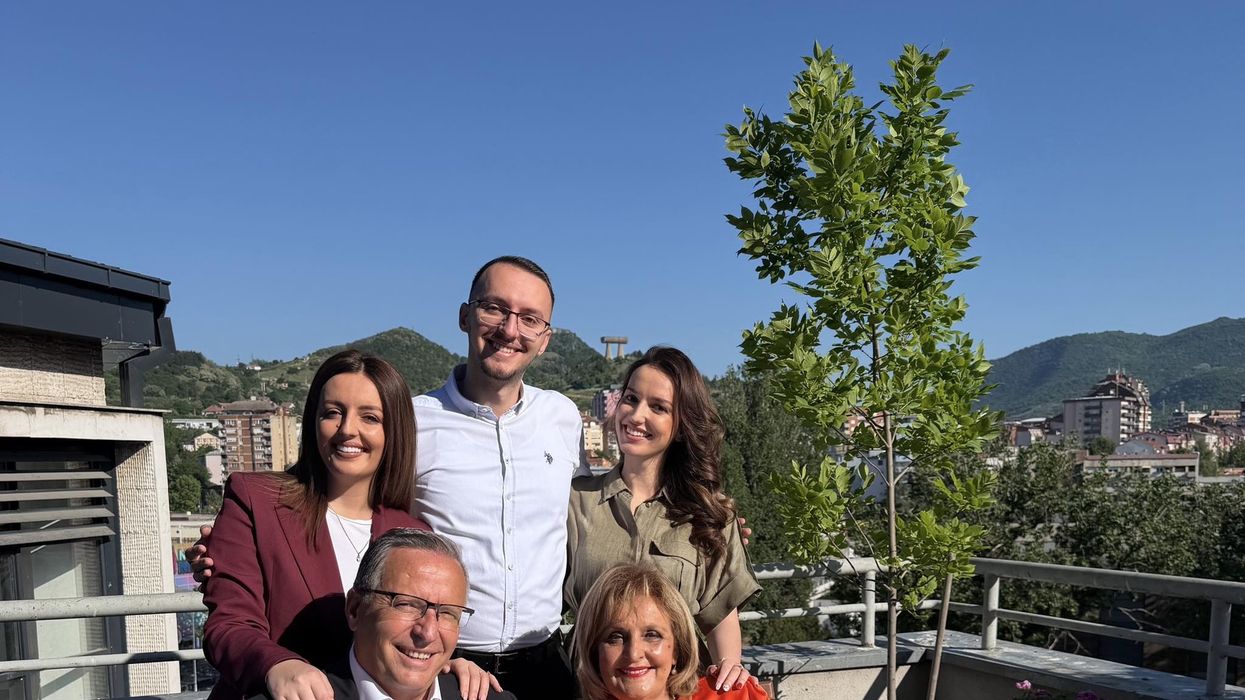 Hamza uron qytetarët: Kjo festë të shërbejë si frymëzim që të jemi më të bashkuar Hamza uron qytetarët: Kjo festë të shërbejë si frymëzim që të jemi më të bashkuar