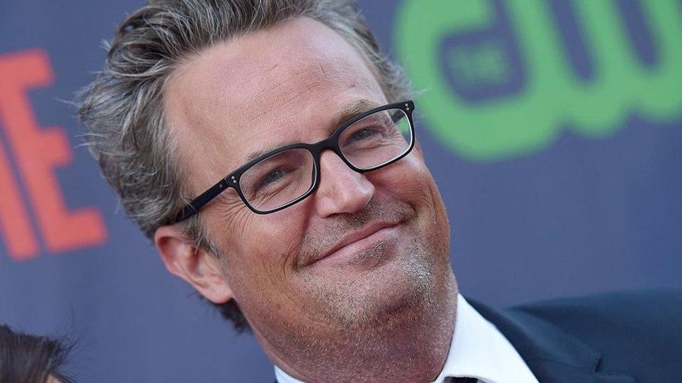 Motrat e Matthew Perry-t akuzojnë asistentin e tij: Na gënjeu dhe e la të vdiste