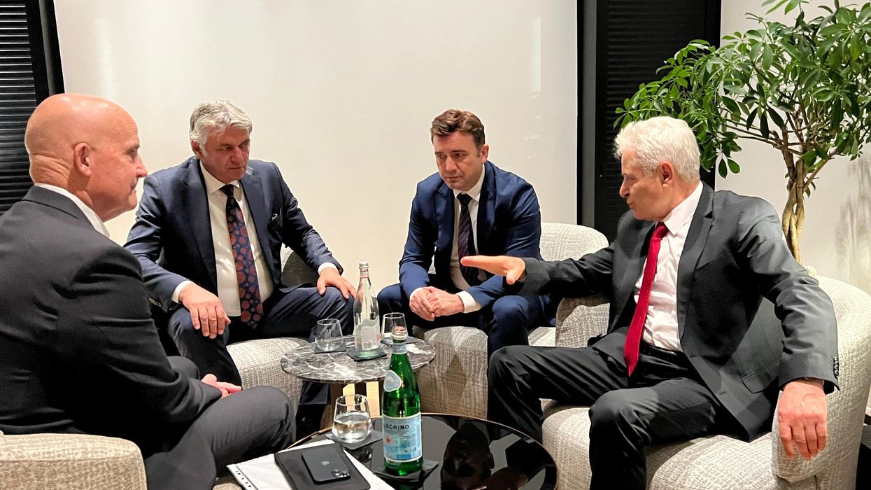 Ahmeti dhe Sela takojnë kongresmenin Keith: Marrëveshja e Ohrit po pëson erozion Ahmeti dhe Sela takojnë kongresmenin Keith: Marrëveshja e Ohrit po pëson erozion