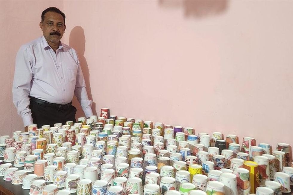 Burri nga India fiton rekord botëror për mbledhjen e 858 gotave prej letre