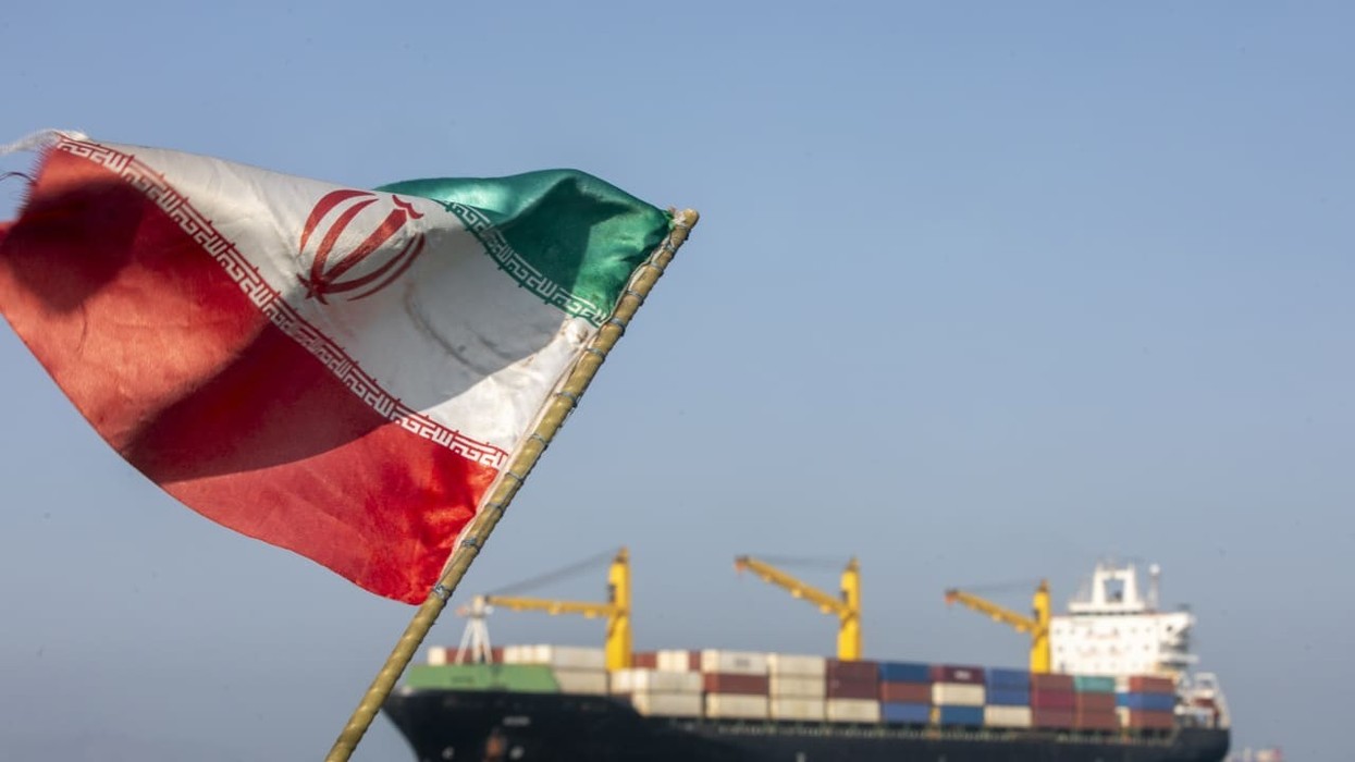 Irani shpreh solidaritetin me Omanin pasi Trump kërcënoi kombin për ngushticën e Hormuzit