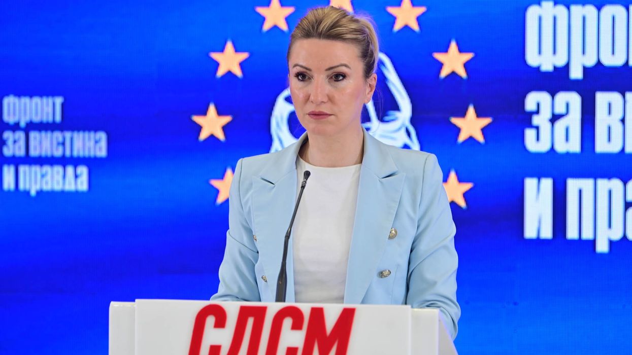 Kuzeska: Shpallni referendum, le të vendosin qytetarët nëse duan që fëmijët e tyre ta paguajnë çmimin për Mickoskin Kuzeska: Shpallni referendum, le të vendosin qytetarët nëse duan që fëmijët e tyre ta paguajnë çmimin për Mickoskin
