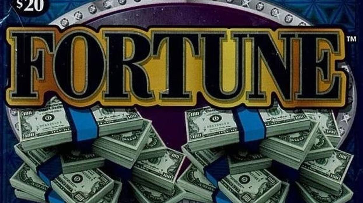 Fitimi i lotarisë prej 20 dollarësh e çon njeriun nga Miçigan në ‘jackpot’ prej dy milionë dollarësh