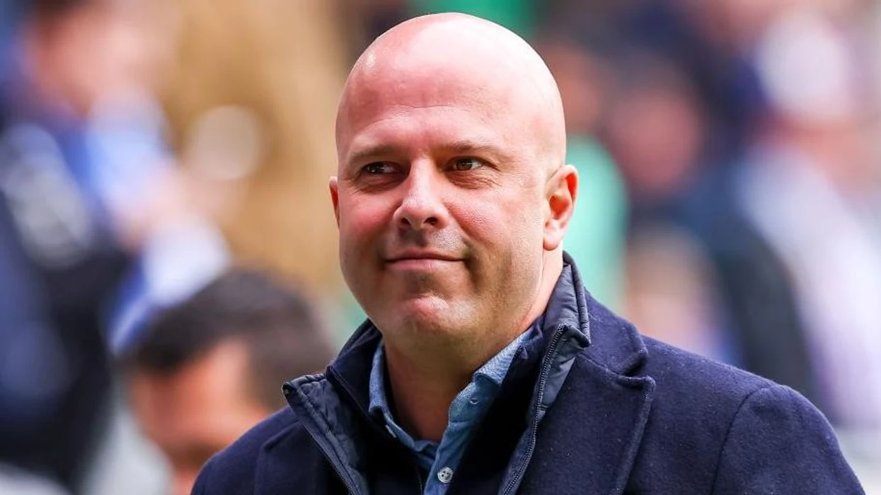 Liverpooli i beson Arne Slot, ia premton katër transferime