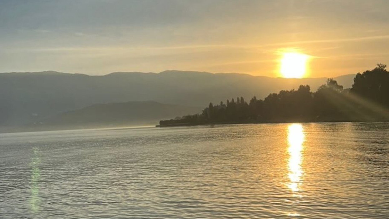 Moti në Shqipëri, temperaturat deri në 34 gradë