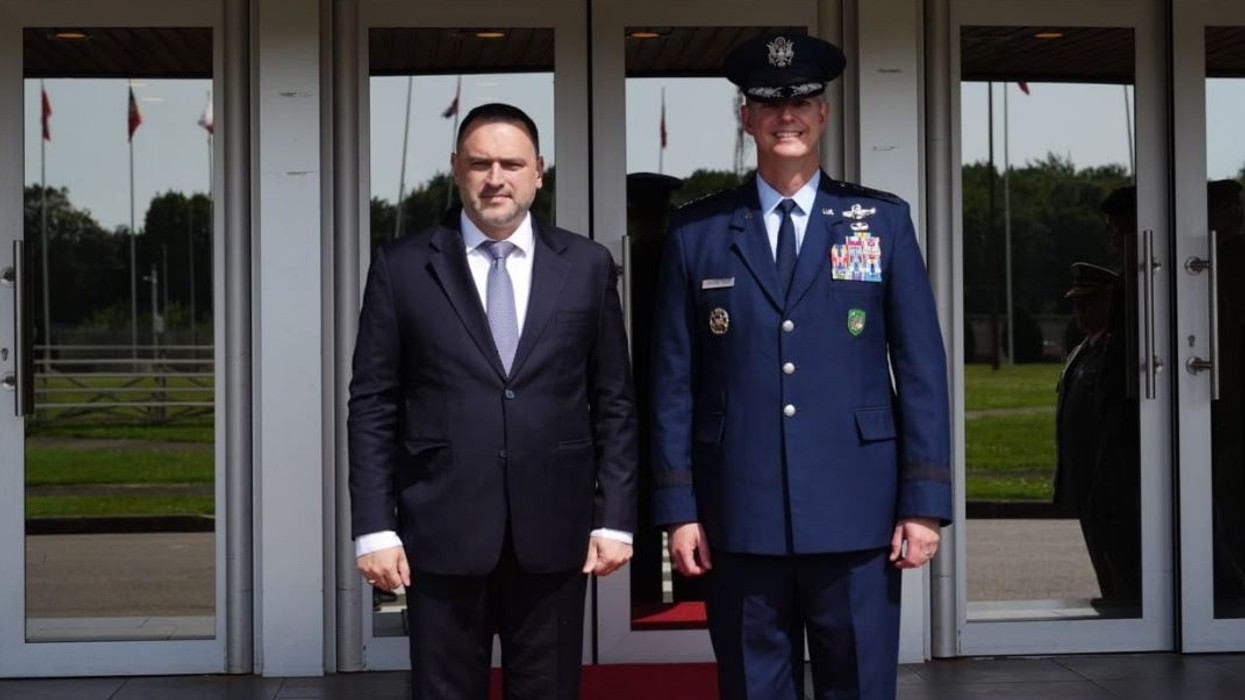 Baza Detare e Porto Romanos, ministri shqiptar i Mbrojtjes diskuton me Komandantin Suprem të NATO-s