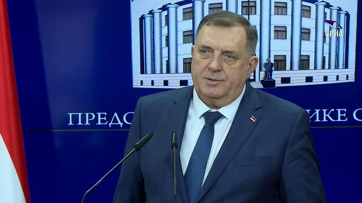 SHBA-ja po shqyrton mundësinë e rikthimit të sanksioneve ndaj Milorad Dodikut SHBA-ja po shqyrton mundësinë e rikthimit të sanksioneve ndaj Milorad Dodikut
