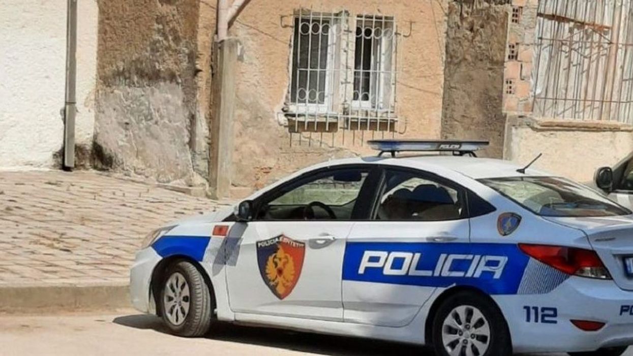 Plagosje me armë të ftohta në Lushnjë, 17-vjeçari godet me thikë 42-vjeçarin pas një konflikti Plagosje me armë të ftohta në Lushnjë, 17-vjeçari godet me thikë 42-vjeçarin pas një konflikti