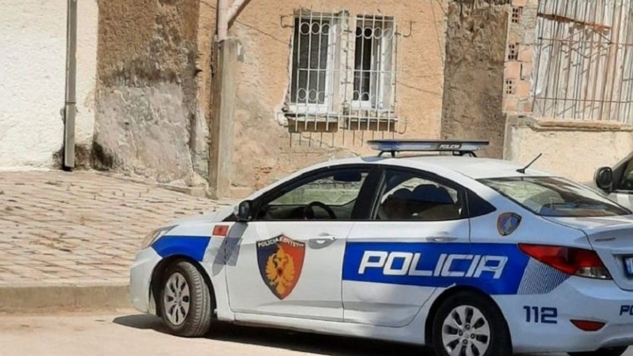Plagosje me armë të ftohta në Lushnjë, 17-vjeçari godet me thikë 42-vjeçarin pas një konflikti