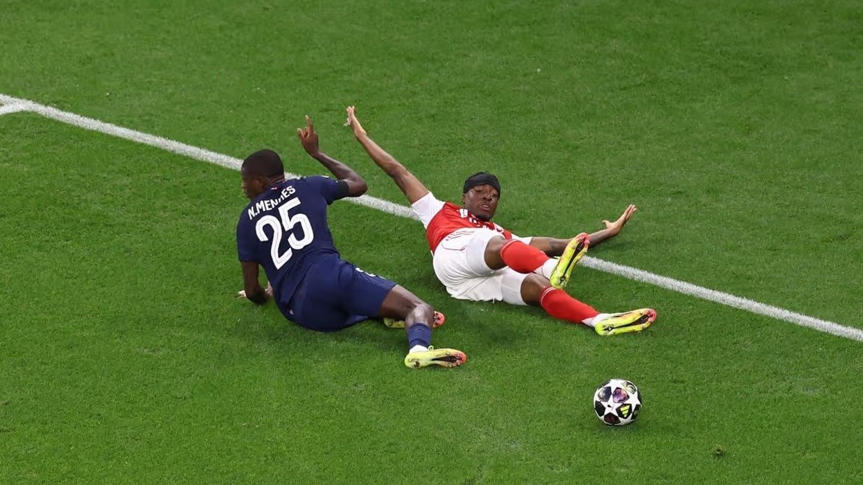 Pse Arsenalit iu mohua një penallti në finalen e Ligës së Kampionëve ndaj PSG-së?