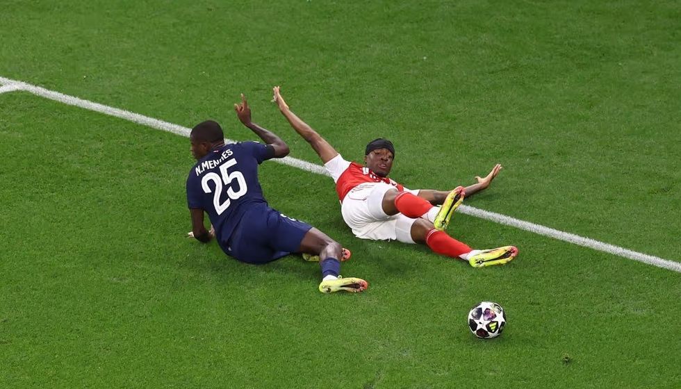Pse Arsenalit iu mohua një penallti në finalen e Ligës së Kampionëve ndaj PSG-së?
