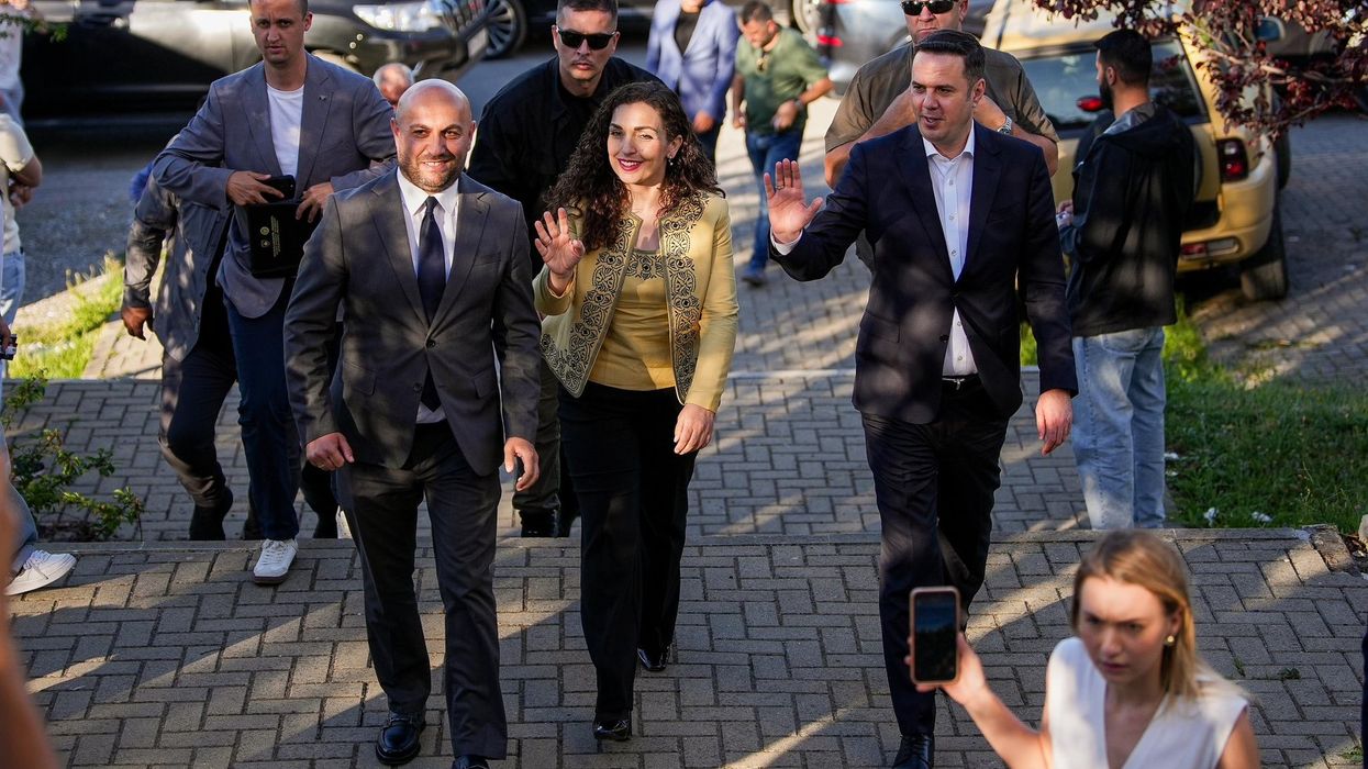 LDK vazhdon fushatën, Osmani dhe Abdixhiku me tubime në pesë qytete të Kosovës LDK vazhdon fushatën, Osmani dhe Abdixhiku me tubime në pesë qytete të Kosovës