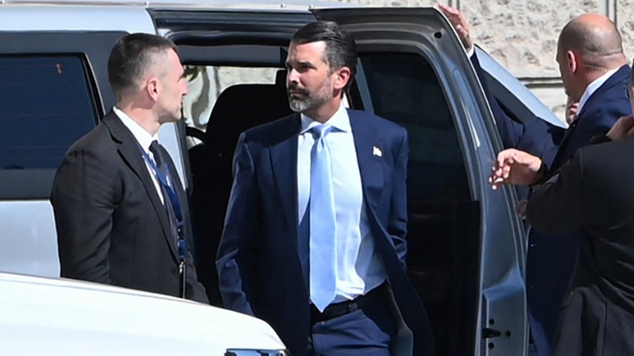 Pse një miliard dollarë në kontrata energjetike në Ballkan po shkojnë te një kompani e panjohur e lidhur me Donald Trumpin Pse një miliard dollarë në kontrata energjetike në Ballkan po shkojnë te një kompani e panjohur e lidhur me Donald Trumpin