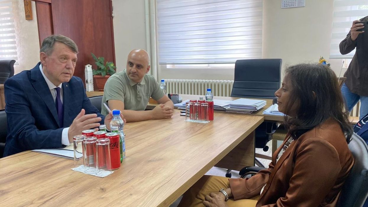 Prattipati në veri, bisedon për gjendjen aktuale me kryetarët e komunave dhe përfaqësues të tjerë Prattipati në veri, bisedon për gjendjen aktuale me kryetarët e komunave dhe përfaqësues të tjerë