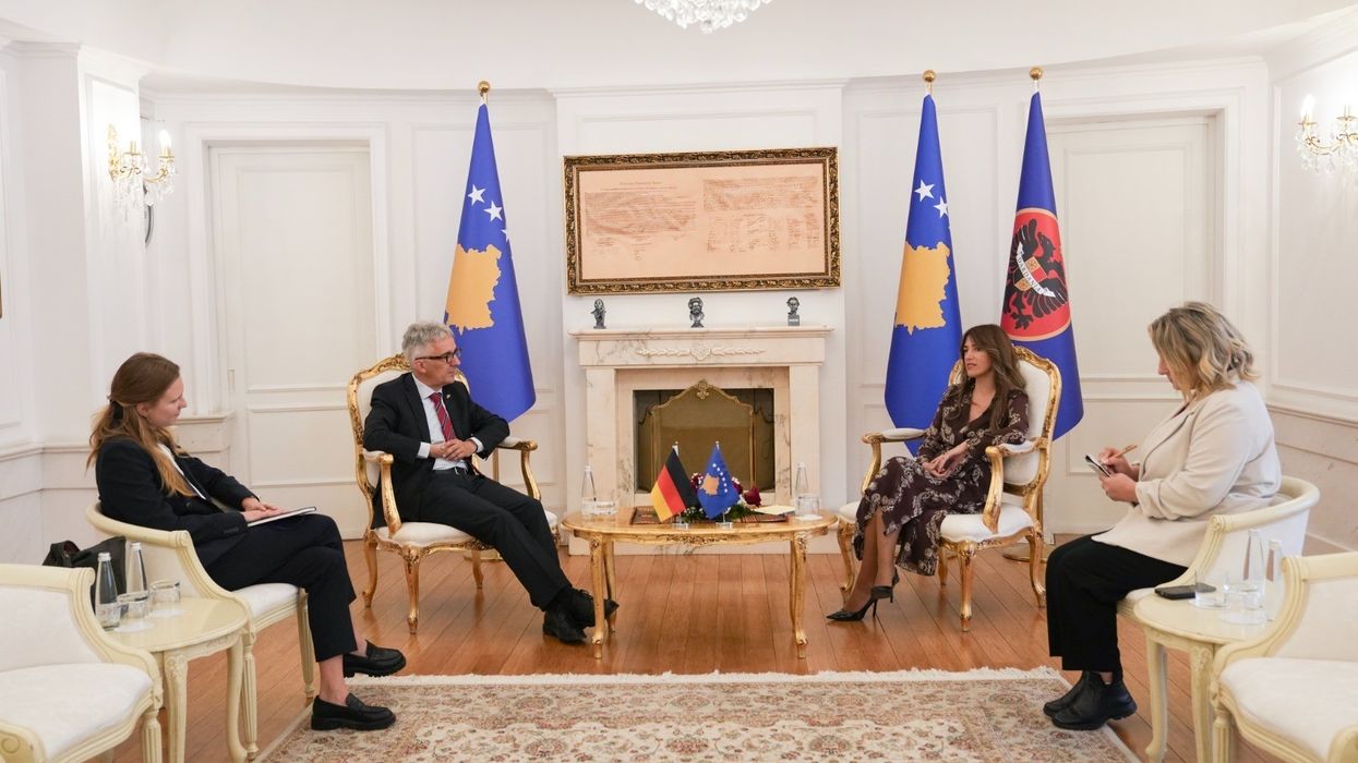 Haxhiu takoi ambasadorin Rudolph, theksohet partneriteti strategjik Kosovë-Gjermani Haxhiu takoi ambasadorin Rudolph, theksohet partneriteti strategjik Kosovë-Gjermani