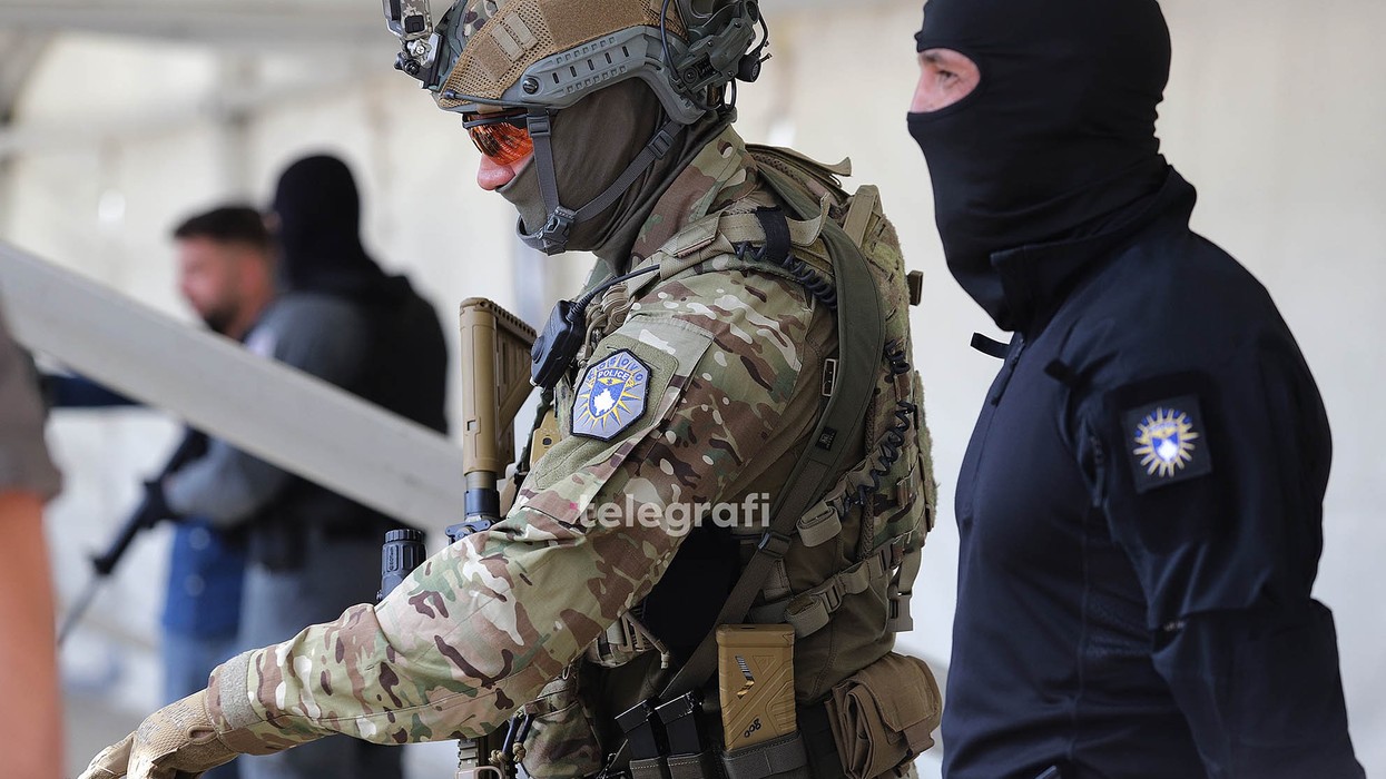 Orët shtesë për policinë dhe kushtet në kampin “Enver Zymberi”, Sveçla jep sqarime në konferencë