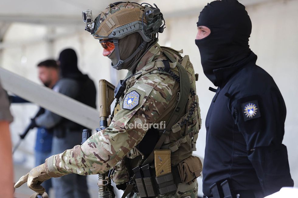 Orët shtesë për policinë dhe kushtet në kampin “Enver Zymberi”, Sveçla jep sqarime në konferencë