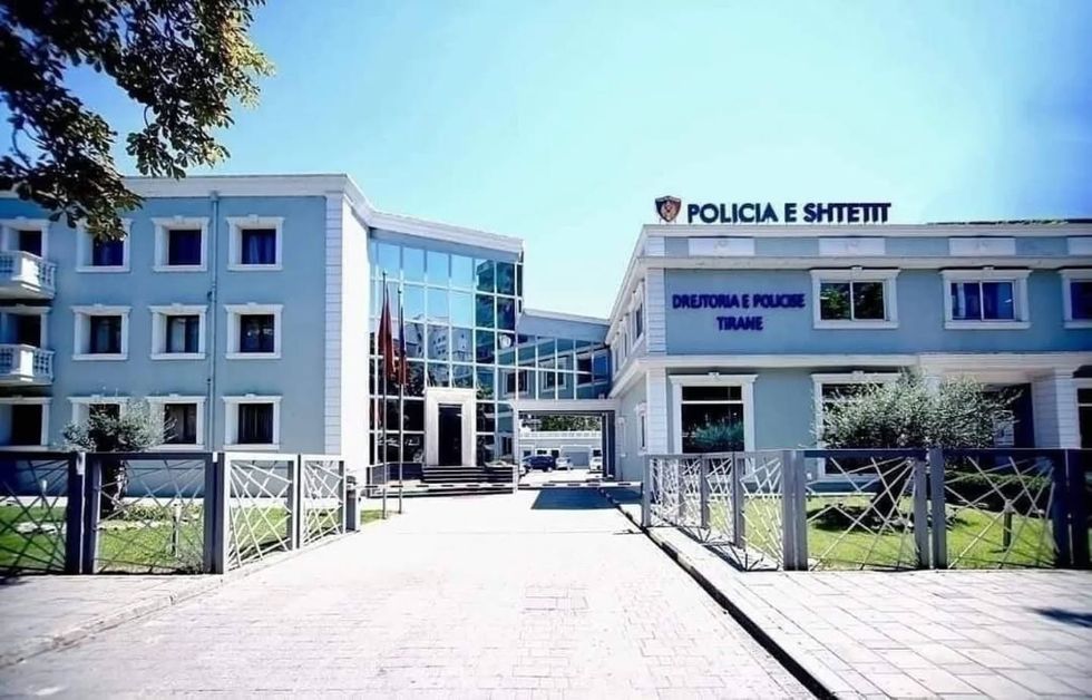 Iu zhvatën dy klientëve të një banke në Tiranë rreth 400 mijë euro, policia jep të dhënat e fundit