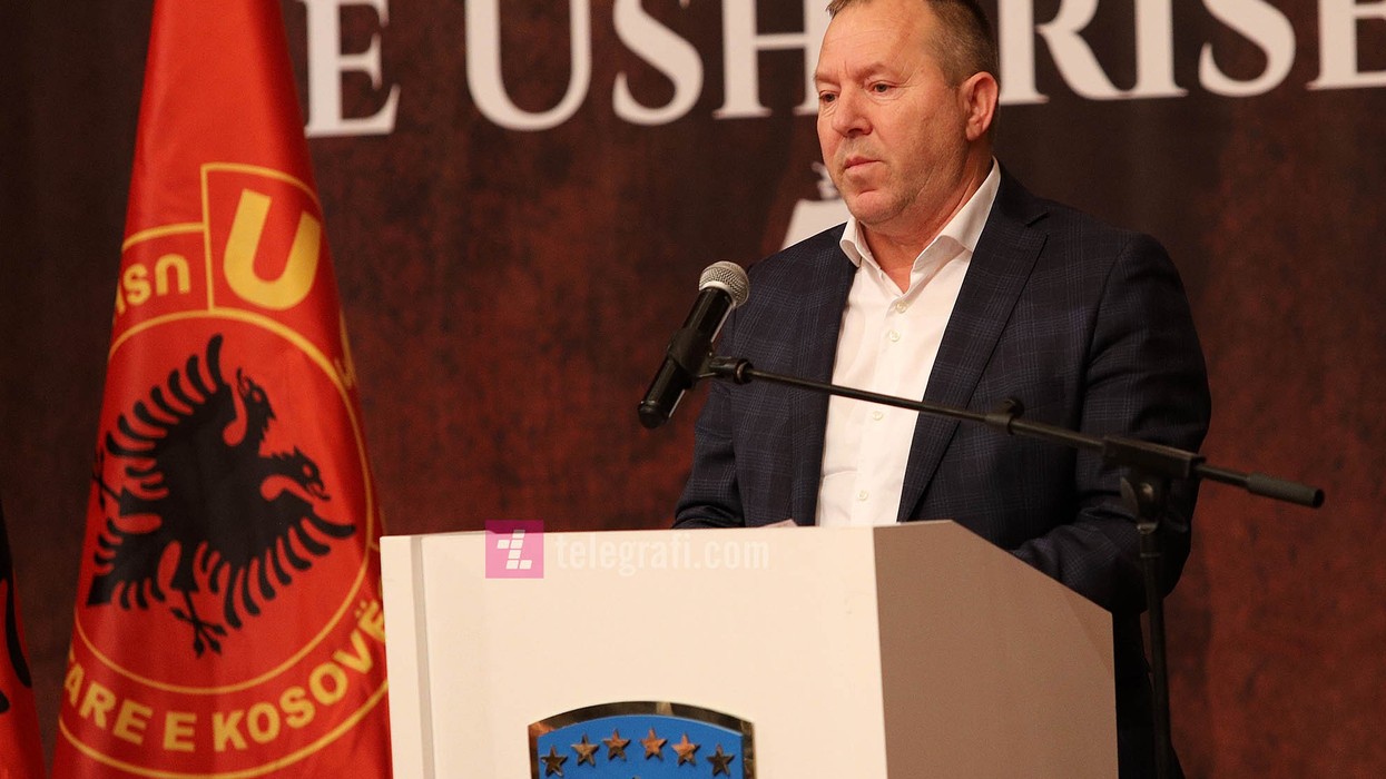 “Këtë derr duhet pushkatu” kërcënohet Hysni Gucati nga një komentues në rrjete sociale