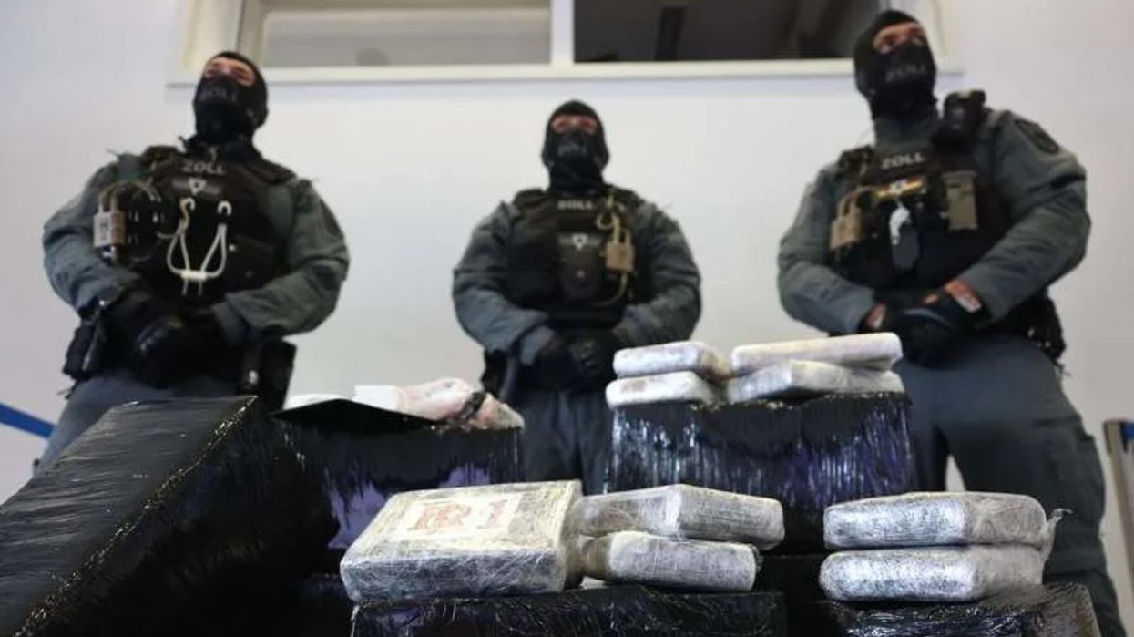 Dogana gjermane kap 8 tonë kokainë me vlerë 500 milionë euro Dogana gjermane kap 8 tonë kokainë me vlerë 500 milionë euro