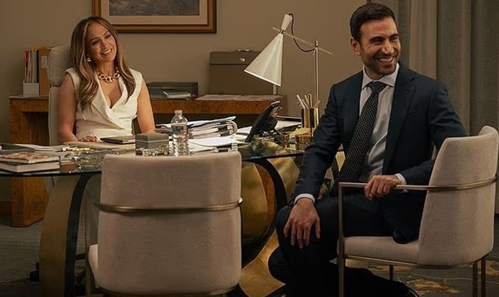 “Office Romance” merr vlerësime negative, kritikët godasin filmin e Jennifer Lopez