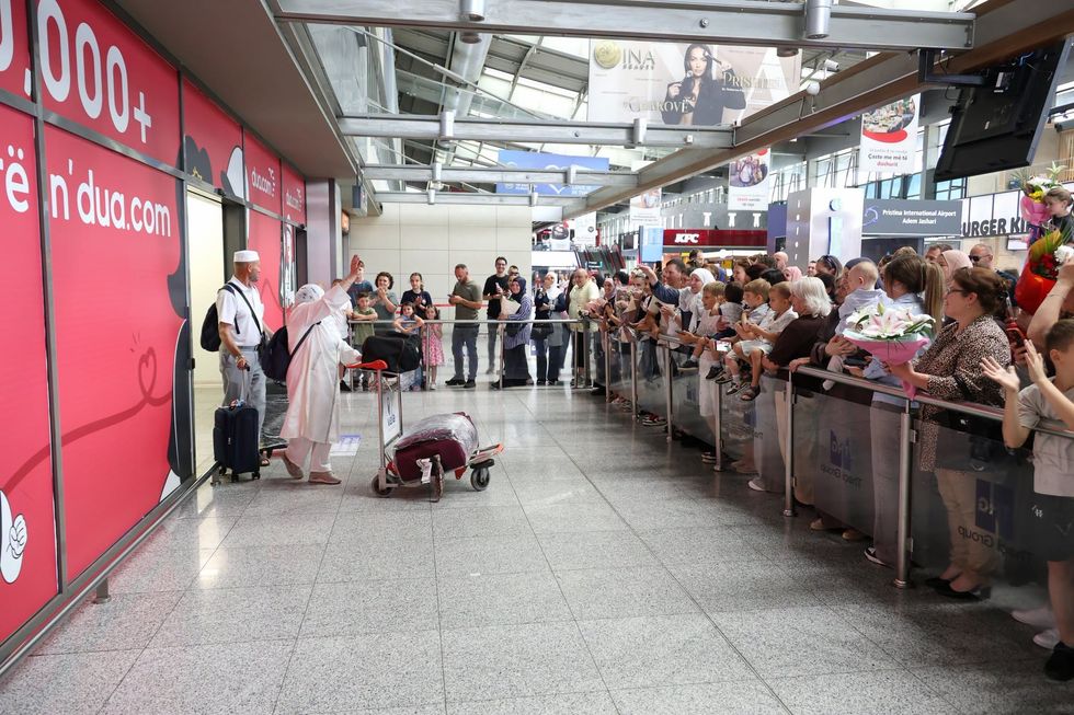 Two groups of pilgrims from holy places arrive in Kosovo