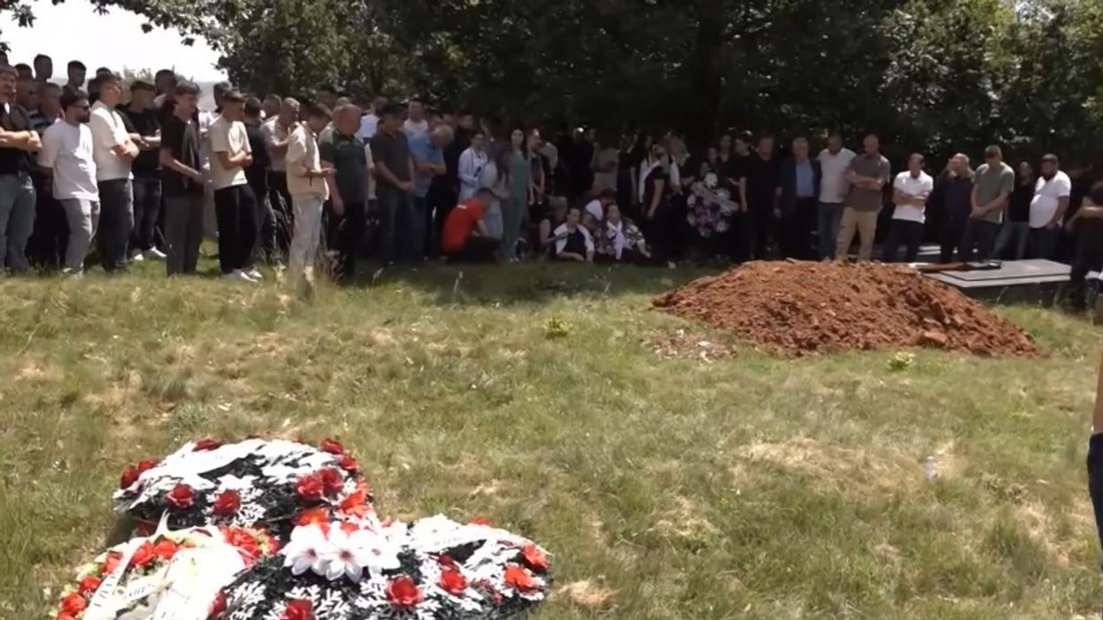 Varrosen viktimat e Shëngjinit Varrosen viktimat e Shëngjinit