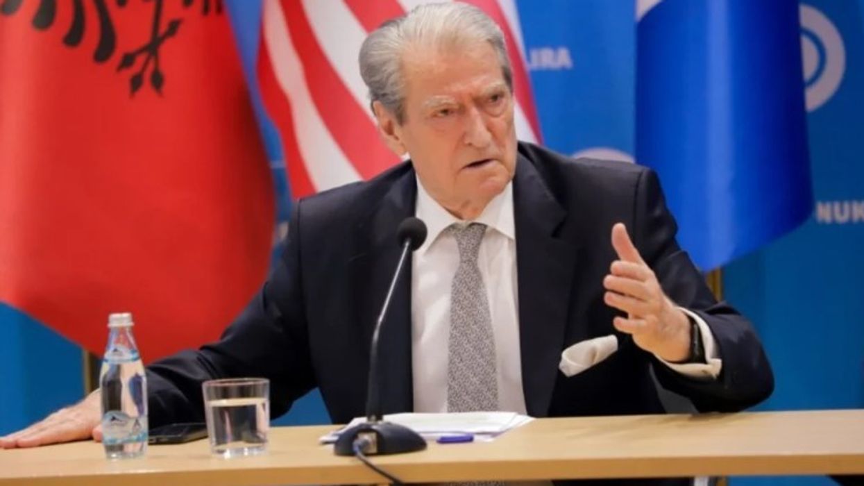 “Ndërtuam një sistem mbrojtje kundër sulmeve të Iranit, shohim edhe aktivitetin”, Berisha akuza Ramës: Skandal, përdor teknologjinë për të përgjuar protestuesit “Ndërtuam një sistem mbrojtje kundër sulmeve të Iranit, shohim edhe aktivitetin”, Berisha akuza Ramës: Skandal, përdor teknologjinë për të përgjuar protestuesit