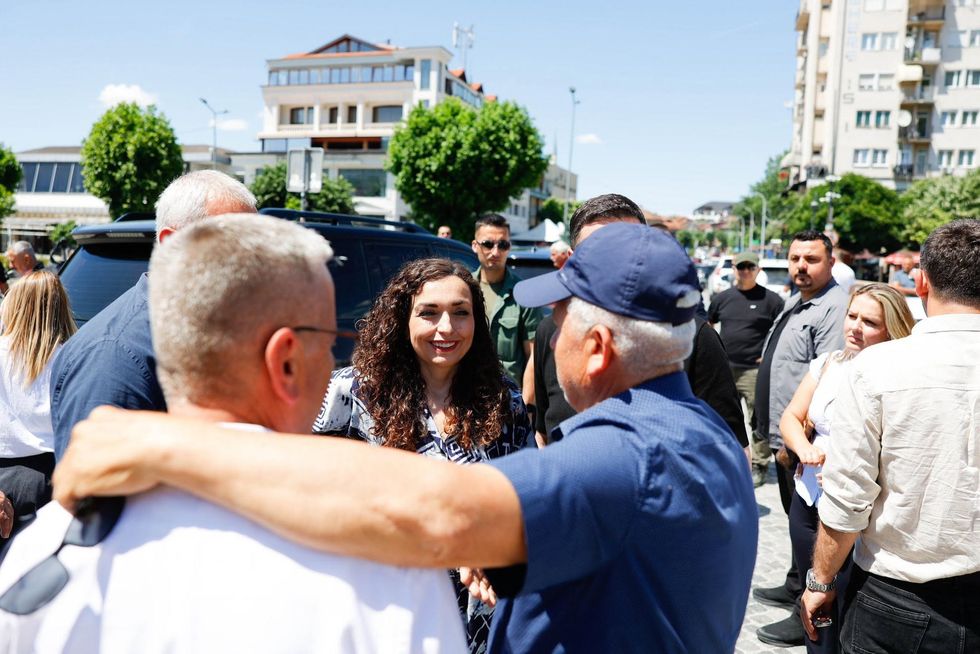Osmani pritet ngrohtë prej njerëzve të mrekullueshëm të Prizrenit