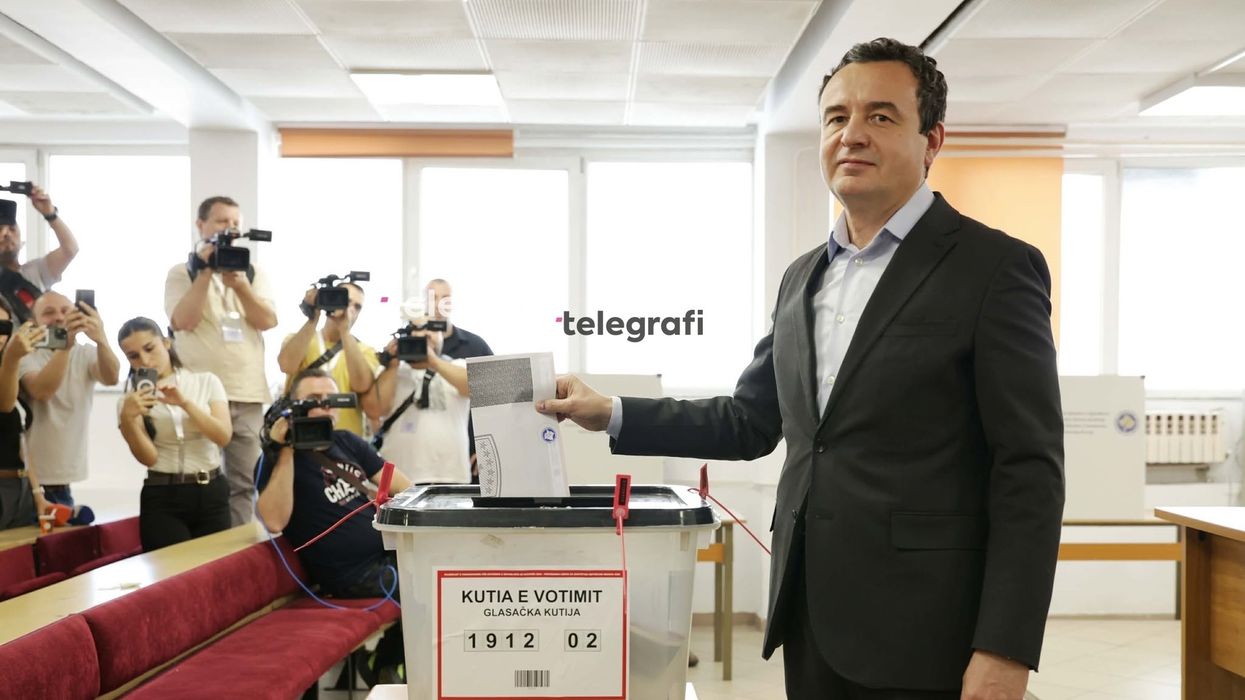 Kurti voton në zgjedhjet e parakohshme, fton qytetarët të dalin sa më masivisht në votime Kurti voton në zgjedhjet e parakohshme, fton qytetarët të dalin sa më masivisht në votime