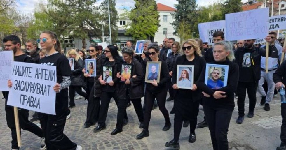 Sërish u marshua për tragjedinë e Koçanit, prindërit e vikti