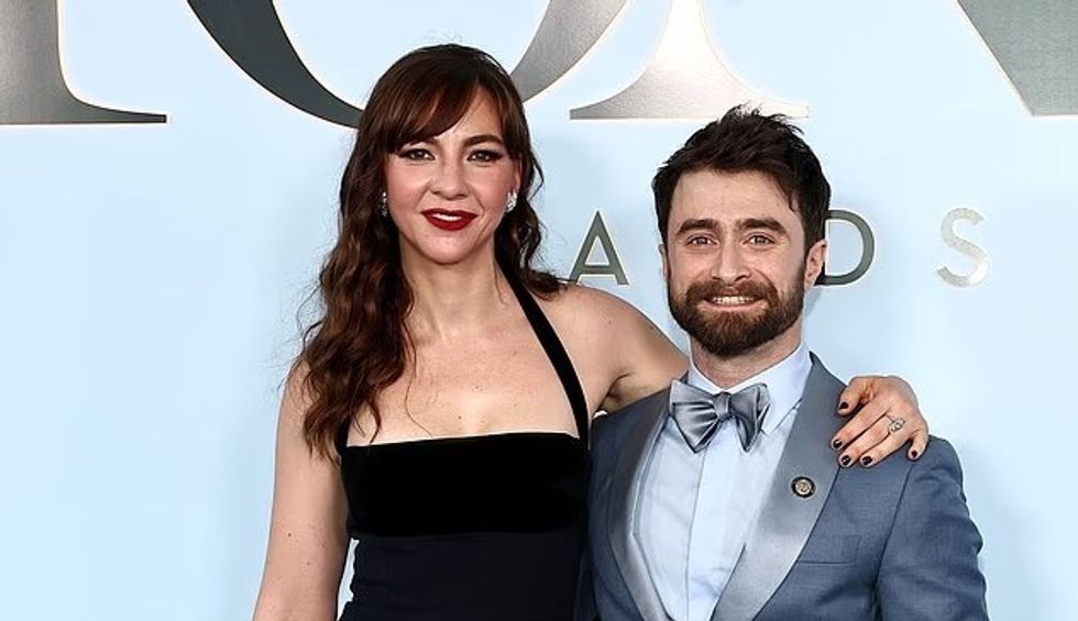 Daniel Radcliffe dhe Erin Darke parakalojnë së bashku në tap