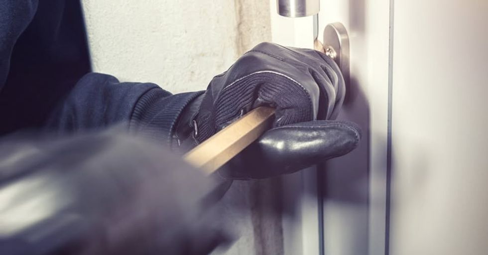 Ndalohet një person nga Tetova në aeroportin e Shk