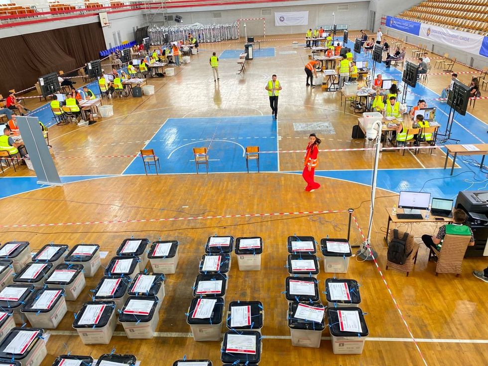 Vazhdon procesi i verifikimit të votave nga jashtë
