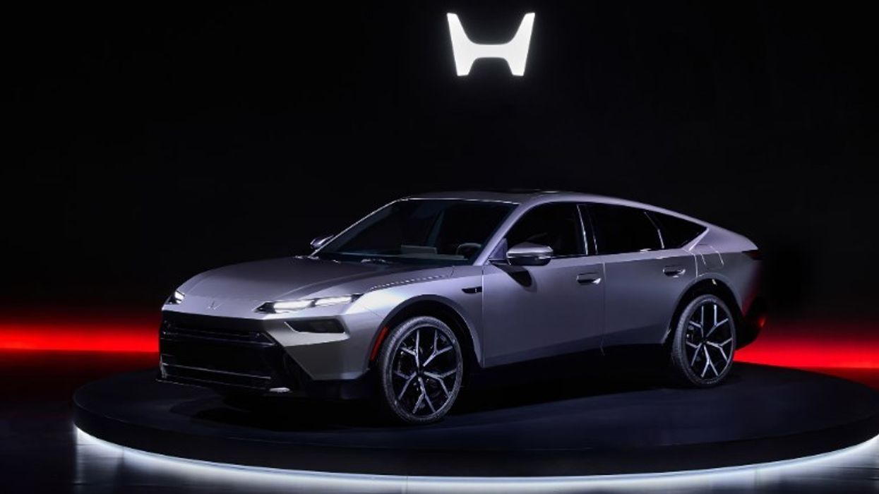 Honda përgatit rifreskimin e Accord-it 'futuristik' Honda përgatit rifreskimin e Accord-it 'futuristik'