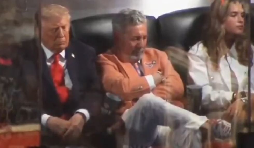 Trump fishkëllehet në finalen e NBA-së, videot në 