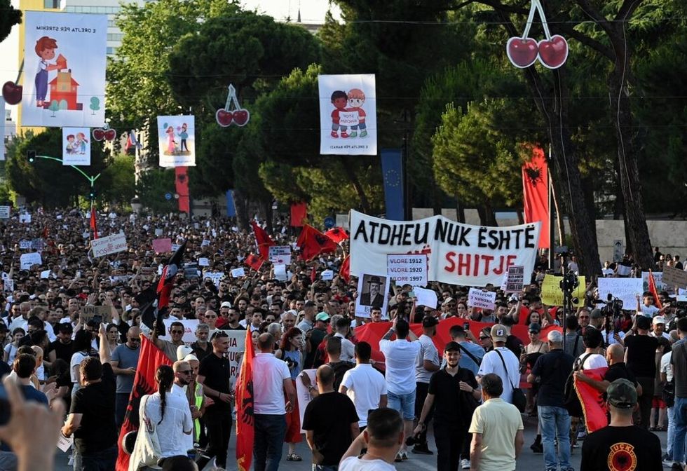 Shqiptarët për Amerikën: Protestat në Shqipëri nuk