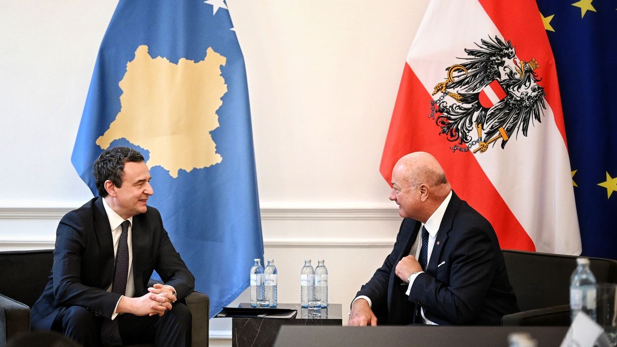 Kurti zhvilloi takim me kancelarin e Austrisë, Stocker - flasin për marrëdhëniet bilaterale Kurti zhvilloi takim me kancelarin e Austrisë, Stocker - flasin për marrëdhëniet bilaterale