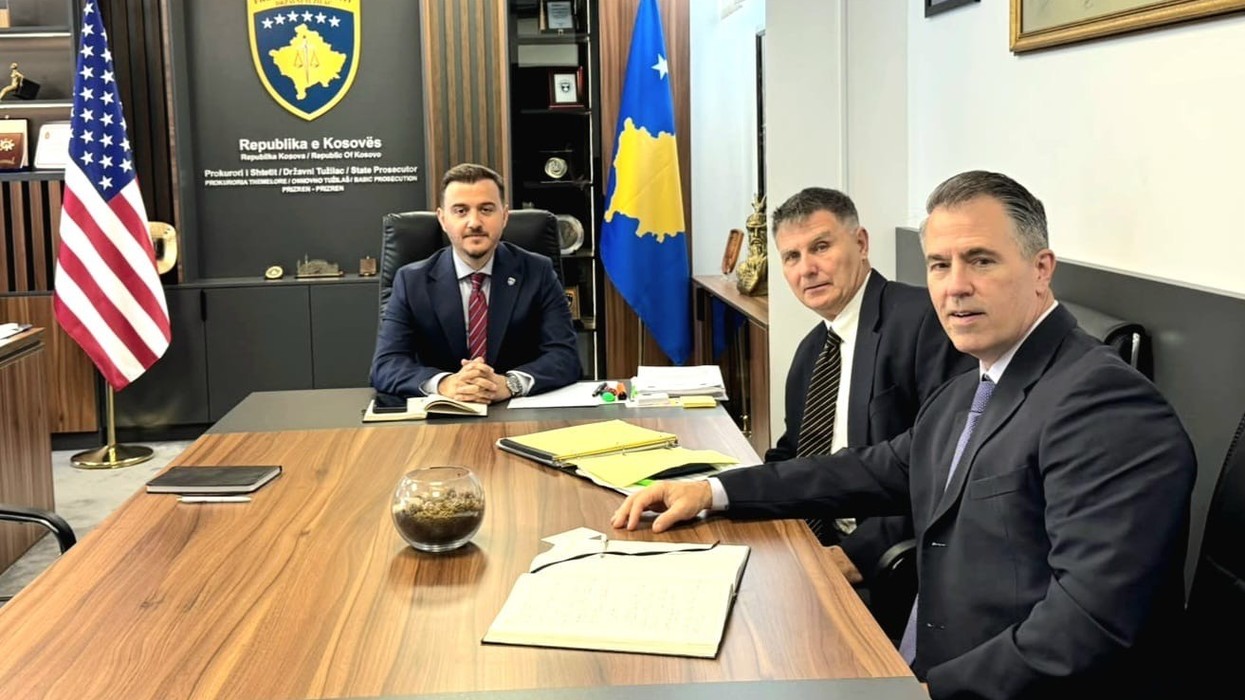 "Luftimi i pastrimit të parave", kryeprokurori i Prokurorisë Themelore në Prizren priti në takim pune përfaqësuesit e Departamentit të Thesarit të SHBA-së