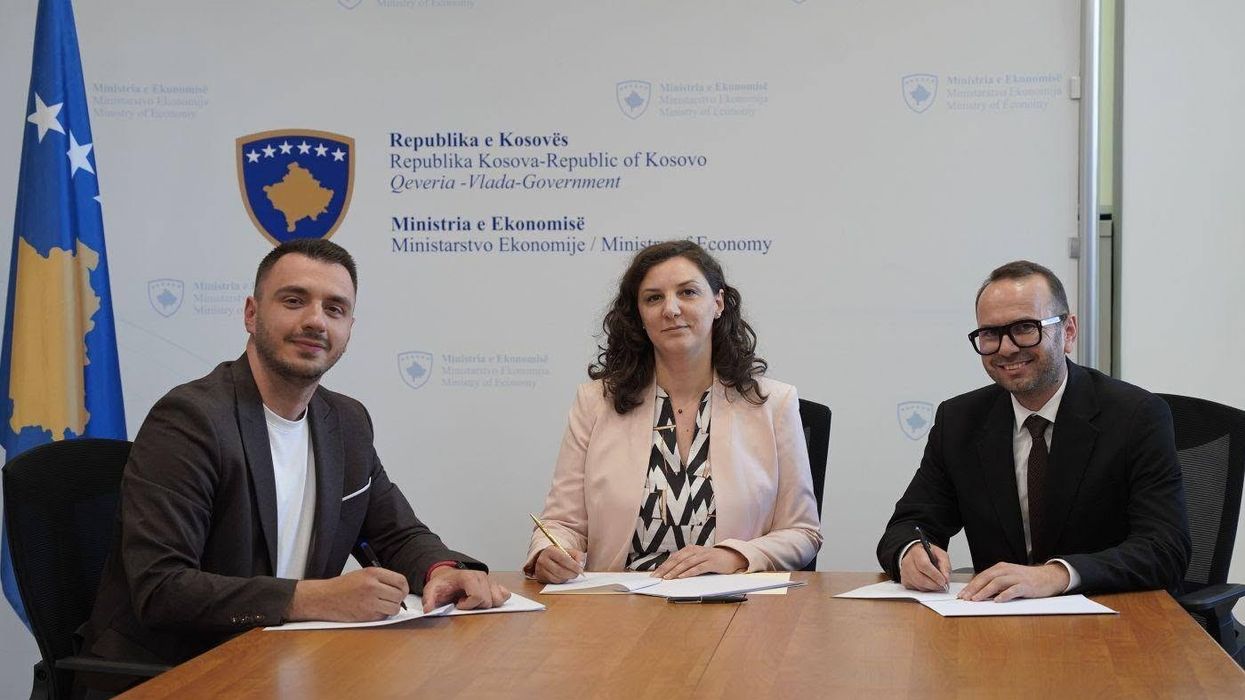 Ministria e Ekonomisë investon 315 mijë euro për përmirësimin e furnizimit me ujë në Malishevë Ministria e Ekonomisë investon 315 mijë euro për përmirësimin e furnizimit me ujë në Malishevë