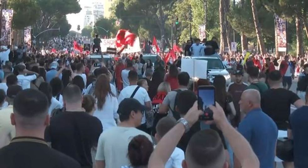 Dita e 10-të e protestës në Tiranë, aktivistët dhe qytetarët